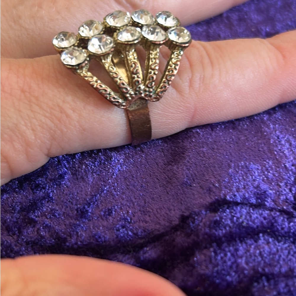 Vintage Silver tone with rhinestones adjustable Ring